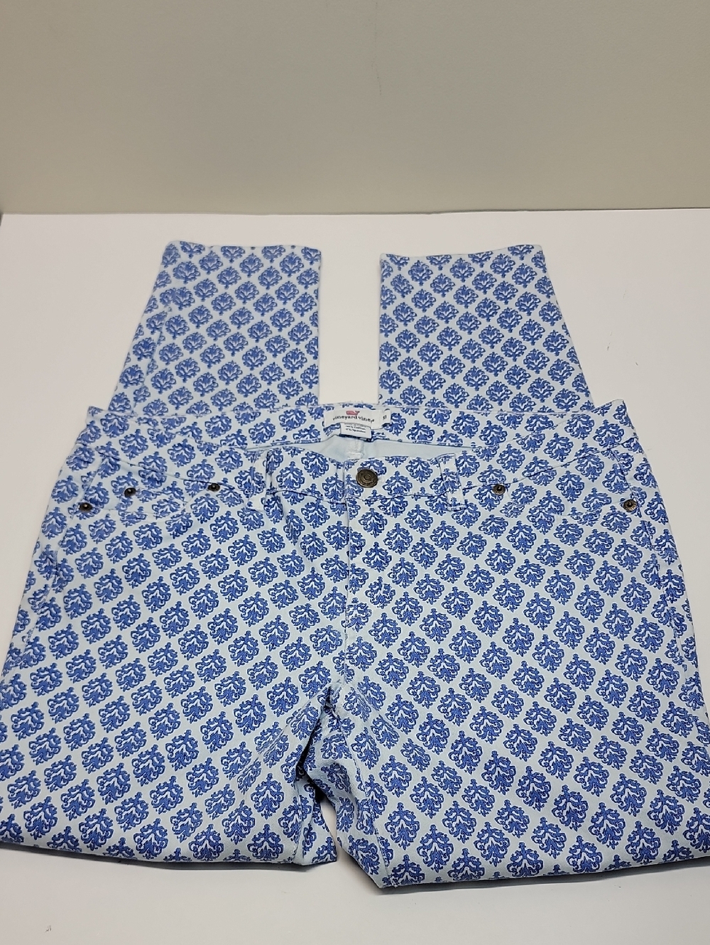 Vineyard Vines Gustavia Blue & White Printed Slim Leg Jeans - Picture 3 of 11